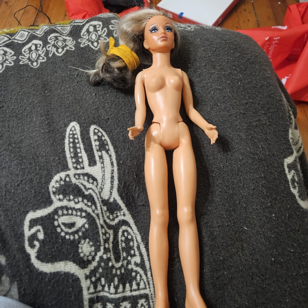 1974 Ideal Toys 18" Tiffany Taylor Color Change Twist Hair Doll 